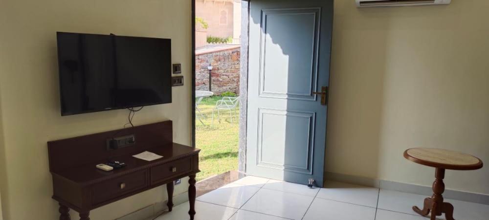 Traavista Aravali Mahal Ξενοδοχείο Ουνταϊπούρ Εξωτερικό φωτογραφία